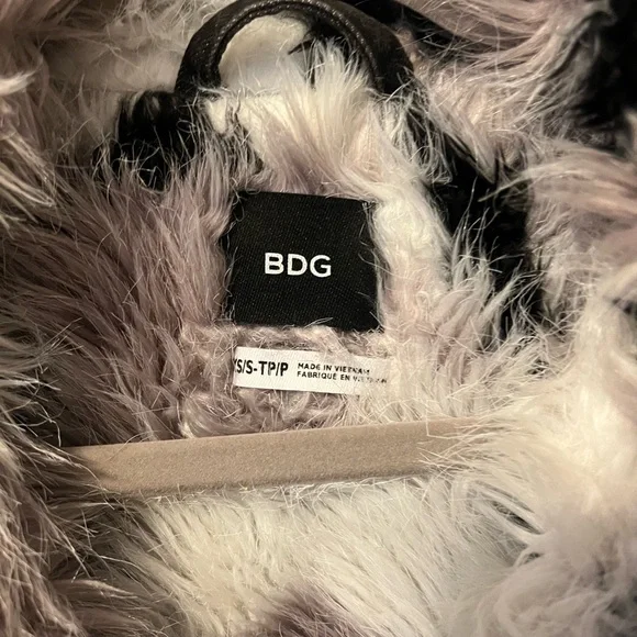 BDG Jean Jacket with Fur - Picture 2 of 4